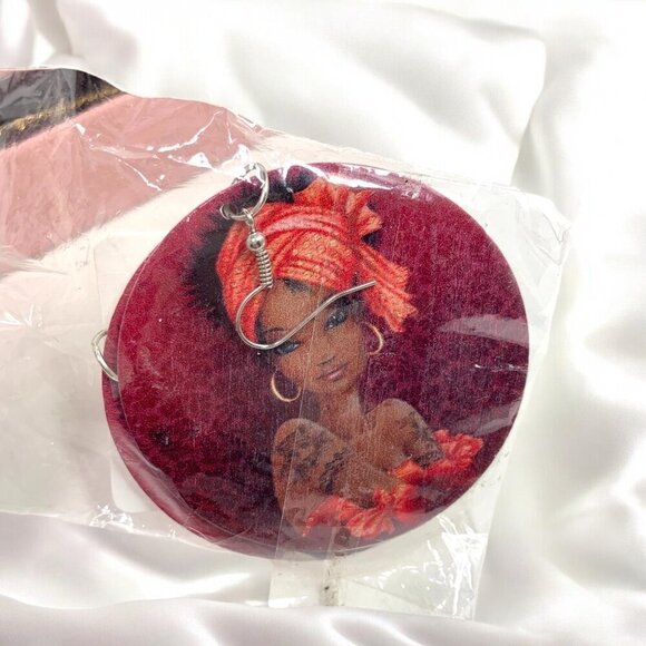 Izzy & Liv That Melanin Necklace Gold Tone 17"L Plus Hook Earrings - Picture 3 of 7